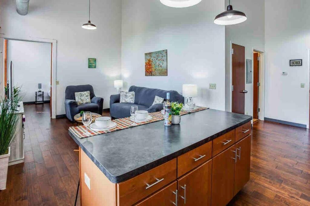 Ny Style Centric Loft With King Bed By Park Av. Διαμέρισμα Ρότσεστερ Εξωτερικό φωτογραφία