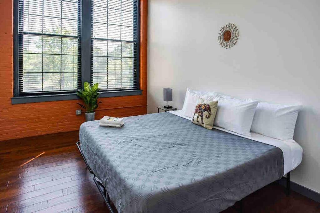 Ny Style Centric Loft With King Bed By Park Av. Διαμέρισμα Ρότσεστερ Εξωτερικό φωτογραφία